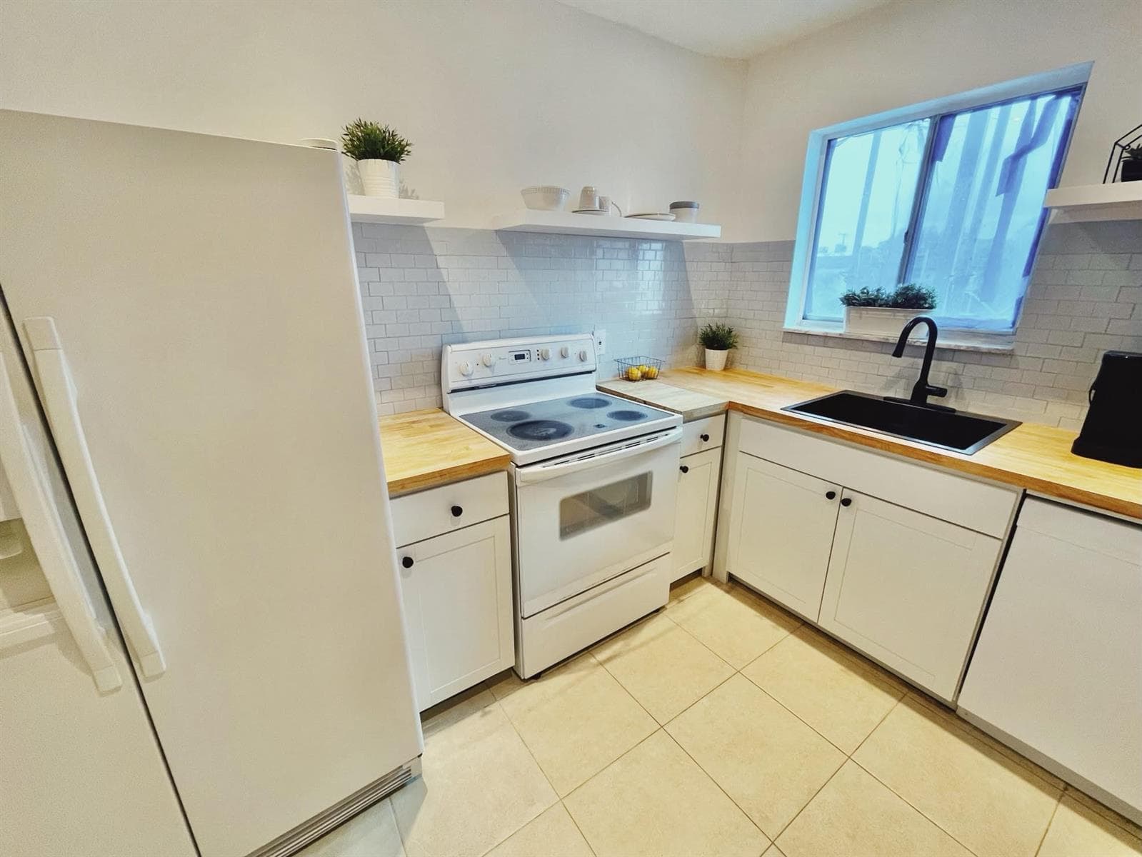 1410 S FEDERAL Highway # 205, FL 33460 — zdjęcie 3