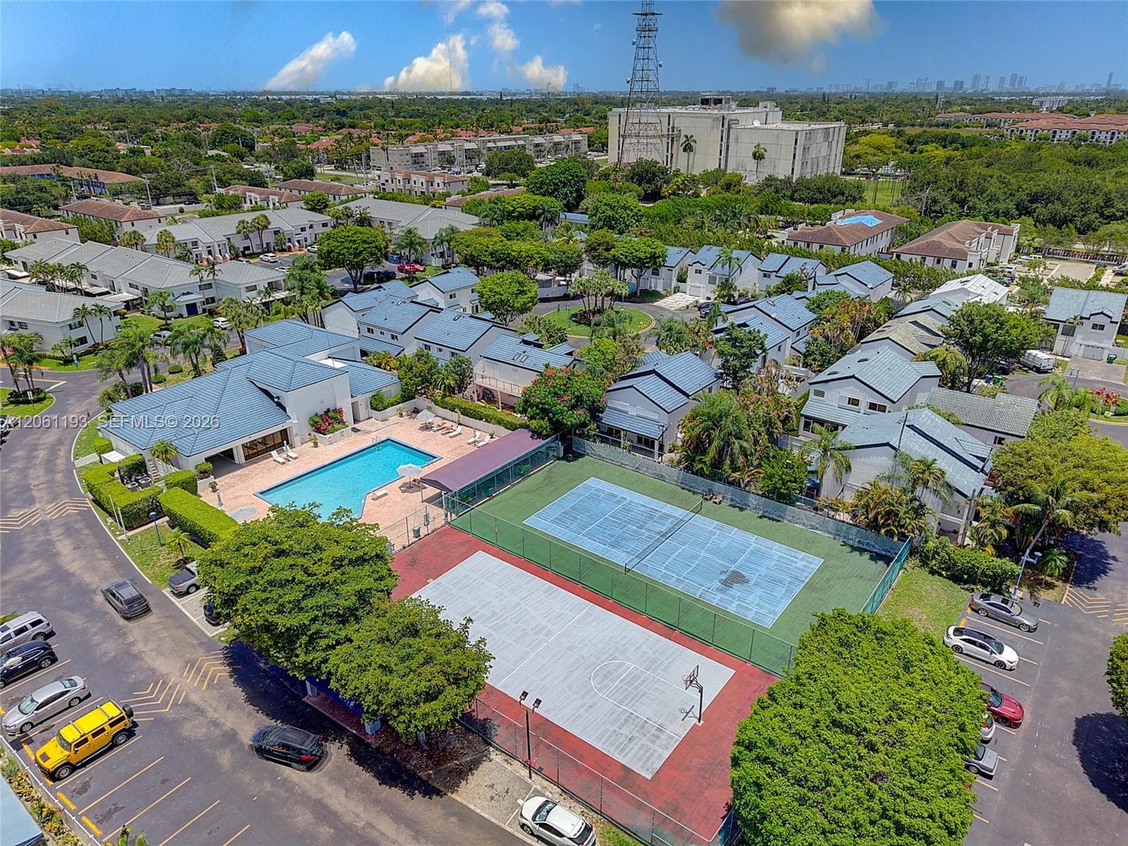 21221 NE 3rd Ct, Miami, FL 33179 — zdjęcie 2