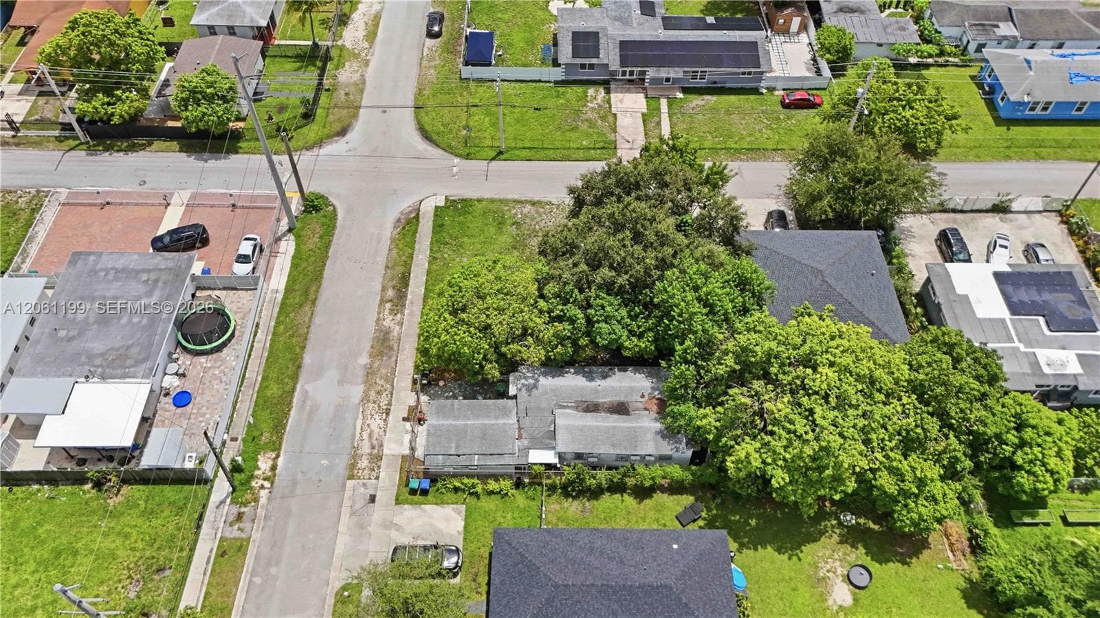 2106 NW 70th St, Miami, FL 33147