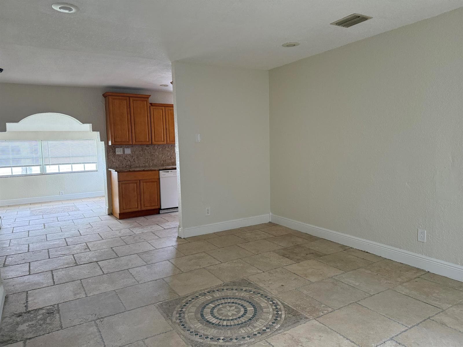 1751 NW 34TH Avenue, Lauderhill, FL 33311 — zdjęcie 4