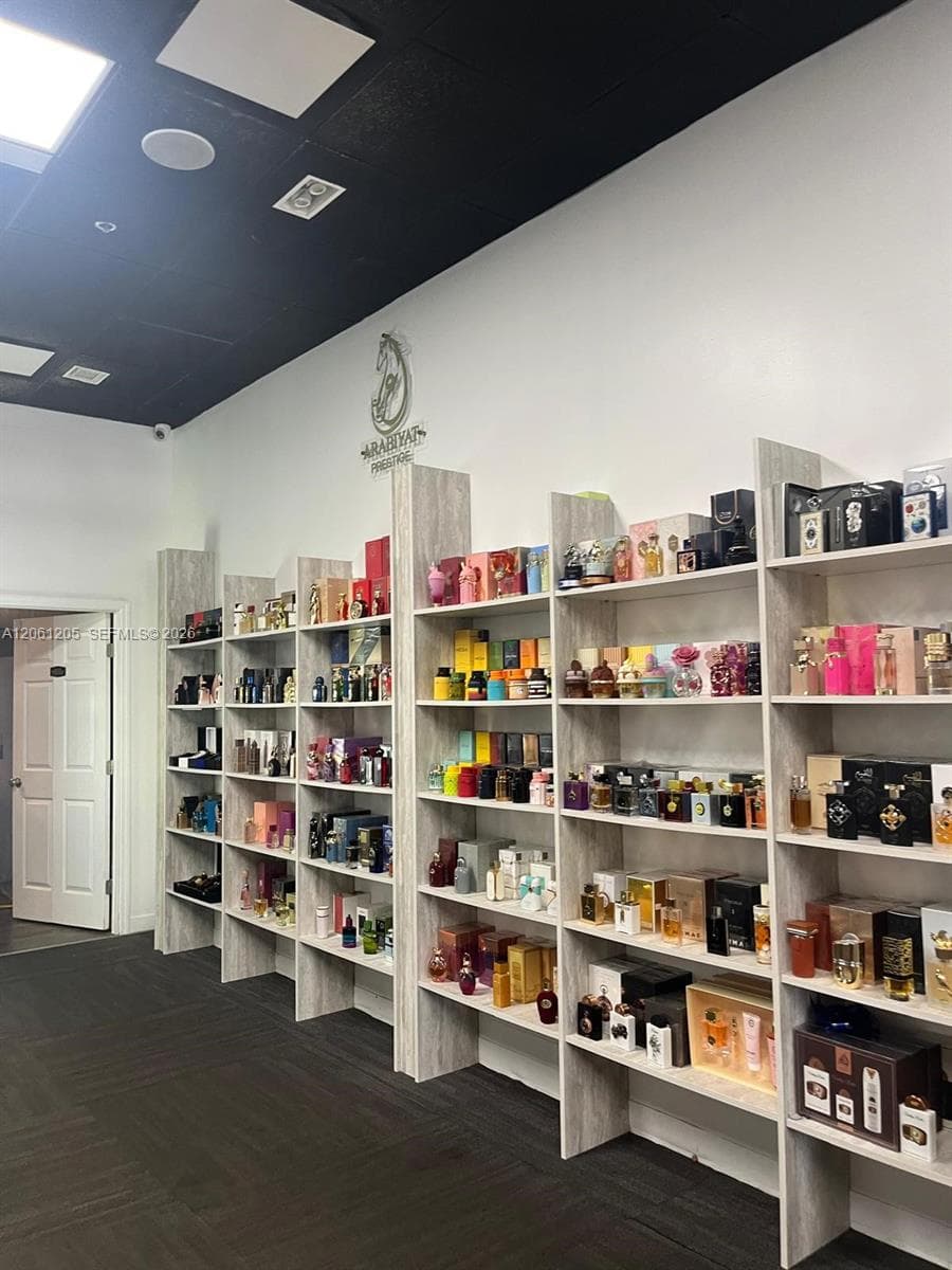 1257 W 68th ST, Hialeah, FL 33014 — zdjęcie 2