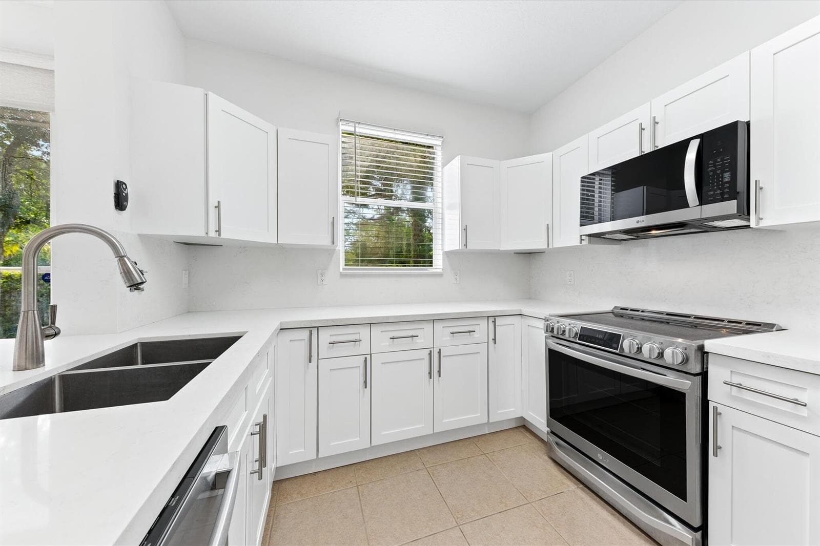 402 SEMINOLE PALMS Drive # 402, FL 33463 — zdjęcie 3