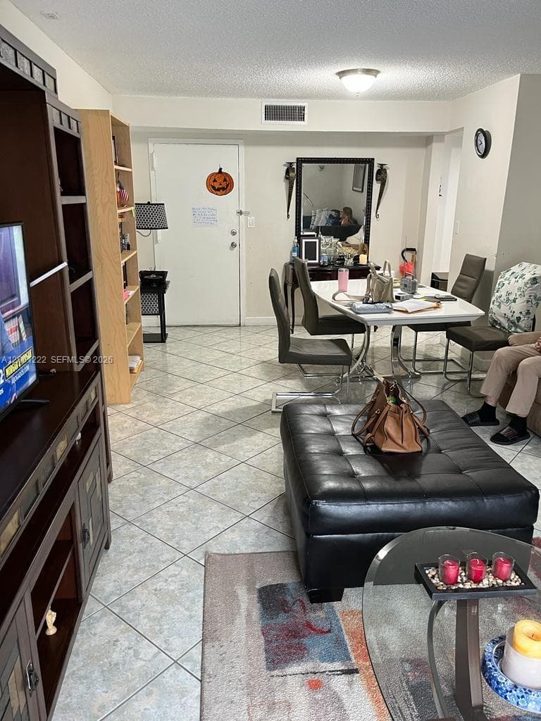 4803 NW 7th St # 306-14, Miami, FL 33126 — zdjęcie 3