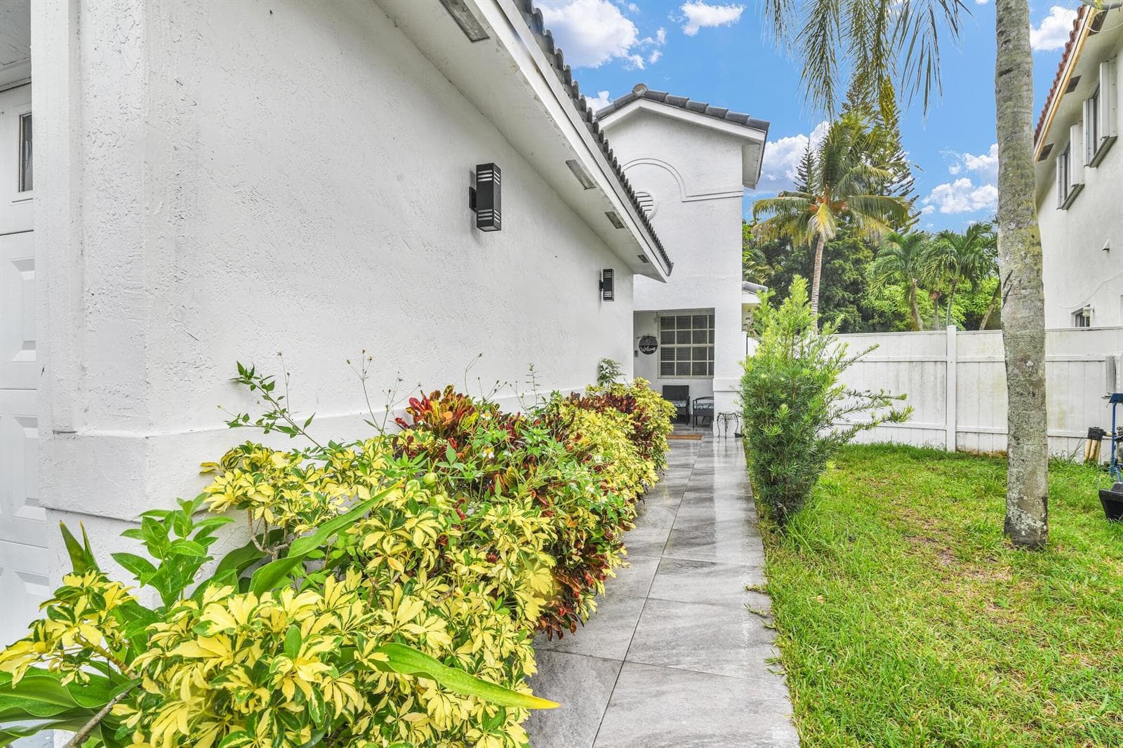 651 SW 176TH Avenue, Pembroke Pines, FL 33029 — zdjęcie 2