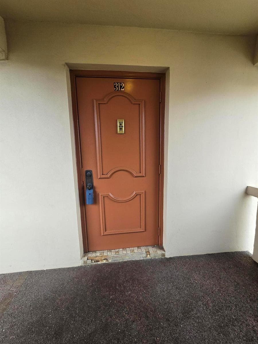 2800 W Sunrise Lakes Drive W # 312, Sunrise, FL 33322