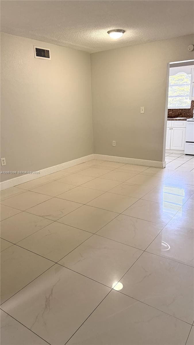 5100 W Flagler St # 204, Miami, FL 33134 — zdjęcie 5