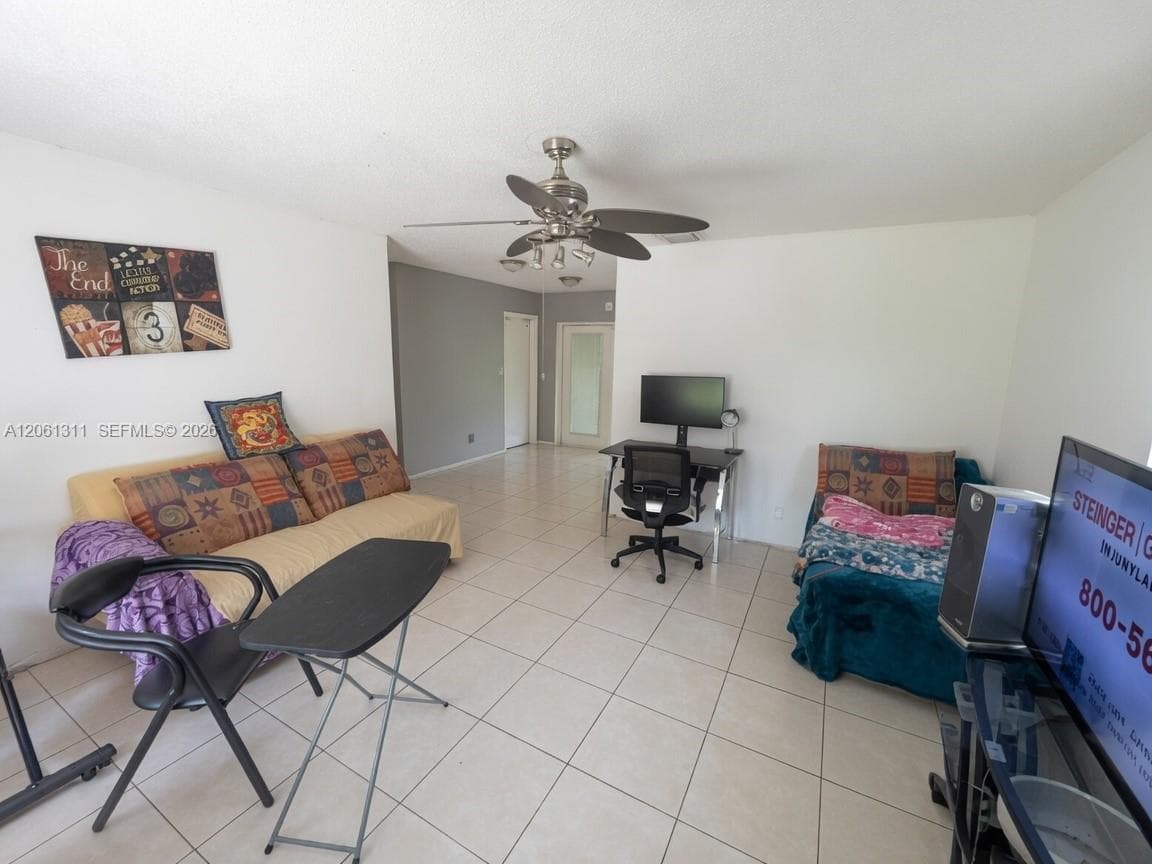 240 NE 23rd Ct, Pompano Beach, FL 33060 — zdjęcie 2