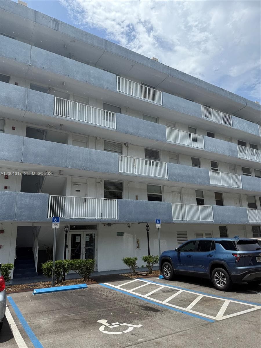 1801 S Treasure Dr # 115, North Bay Village, FL 33141 — zdjęcie 2