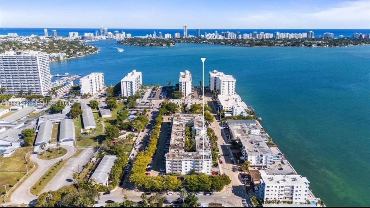 1801 S Treasure Dr # 115, North Bay Village, FL 33141 — zdjęcie 3