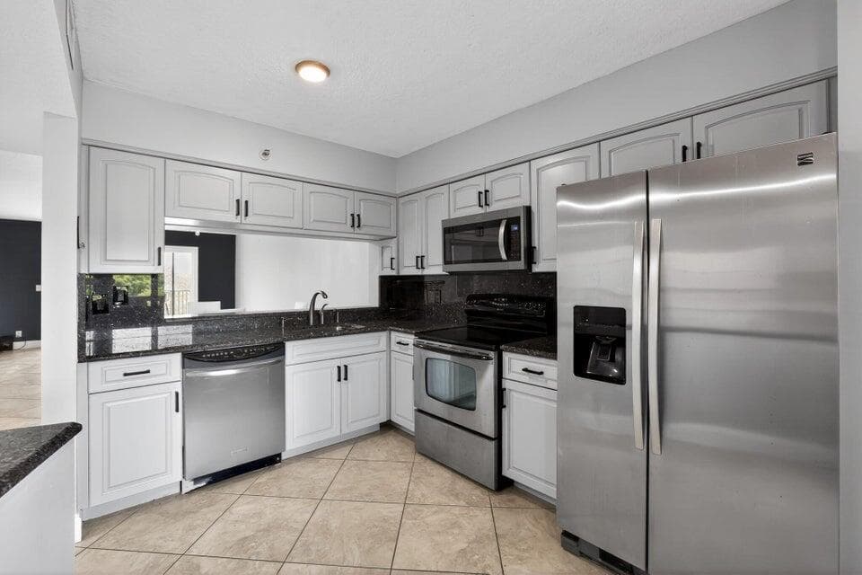 2206 S Cypress Bend Drive # 401, Pompano Beach, FL 33069 — zdjęcie 3