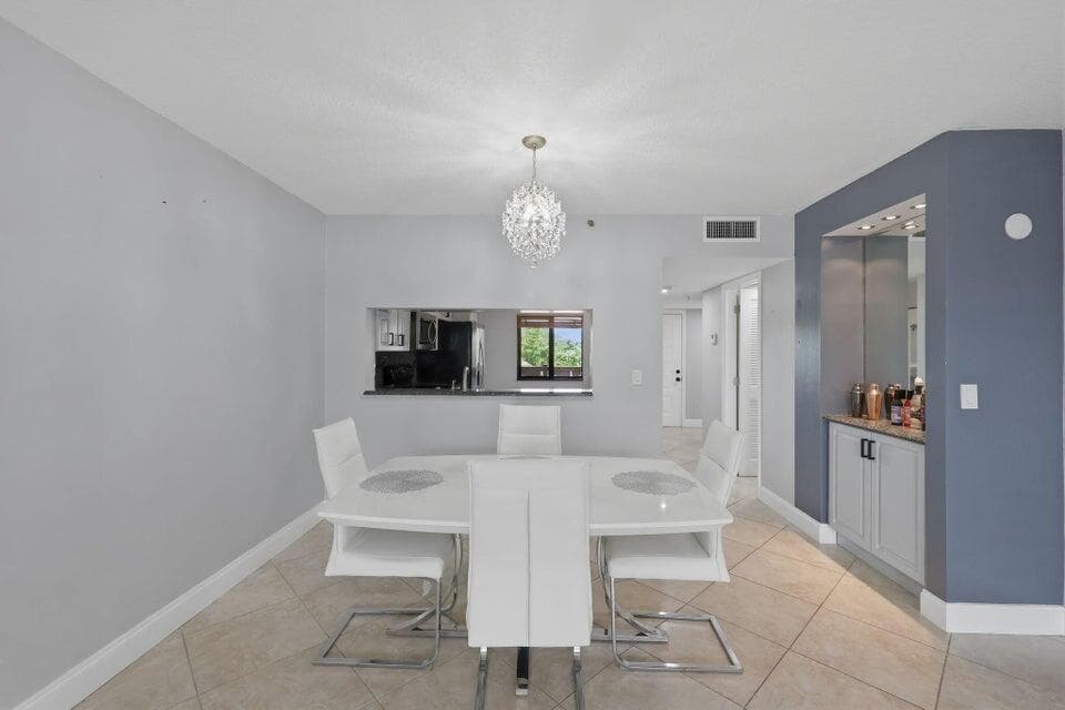 2206 S Cypress Bend Drive # 401, Pompano Beach, FL 33069