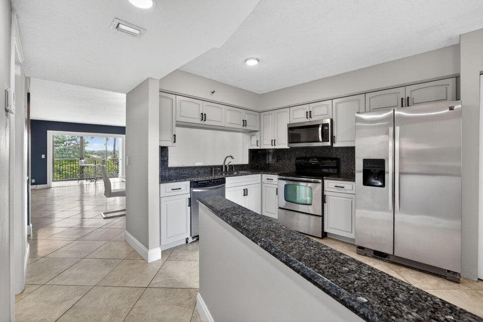2206 S Cypress Bend Drive # 401, Pompano Beach, FL 33069 — zdjęcie 4