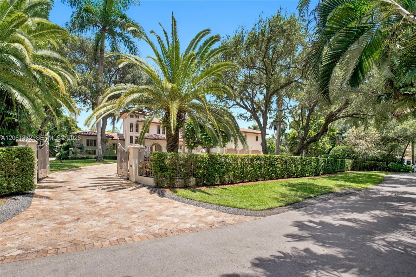 9501 Kerwood Ct, Coral Gables, FL 33156 — zdjęcie 4