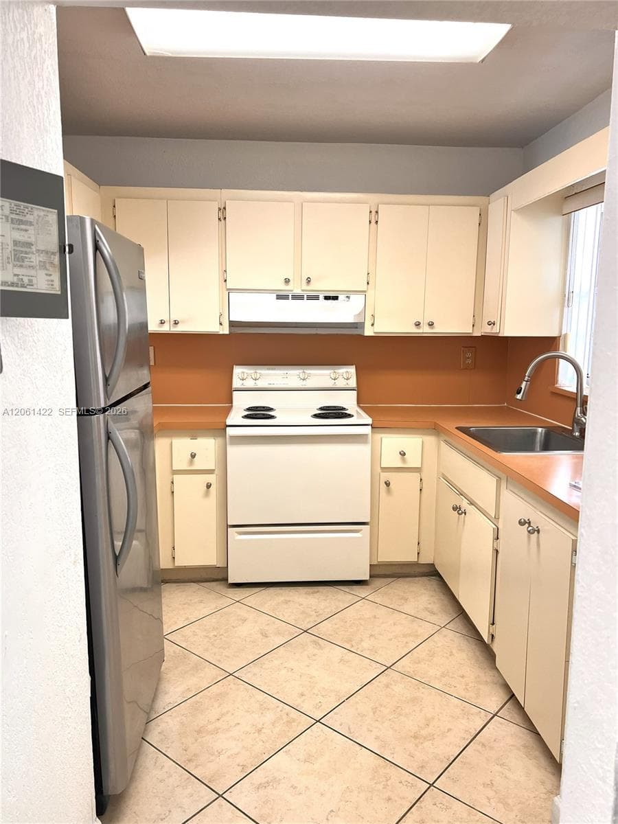401 NW 72ND AVE # 304B, Miami, FL 33126