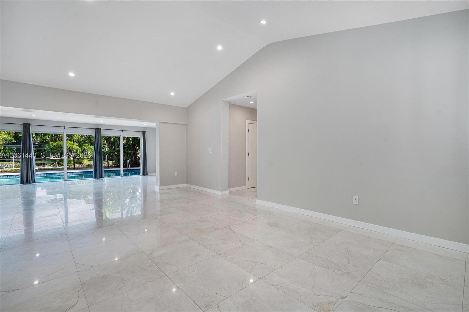 739 Blue Rd, Coral Gables, FL 33146 — zdjęcie 3