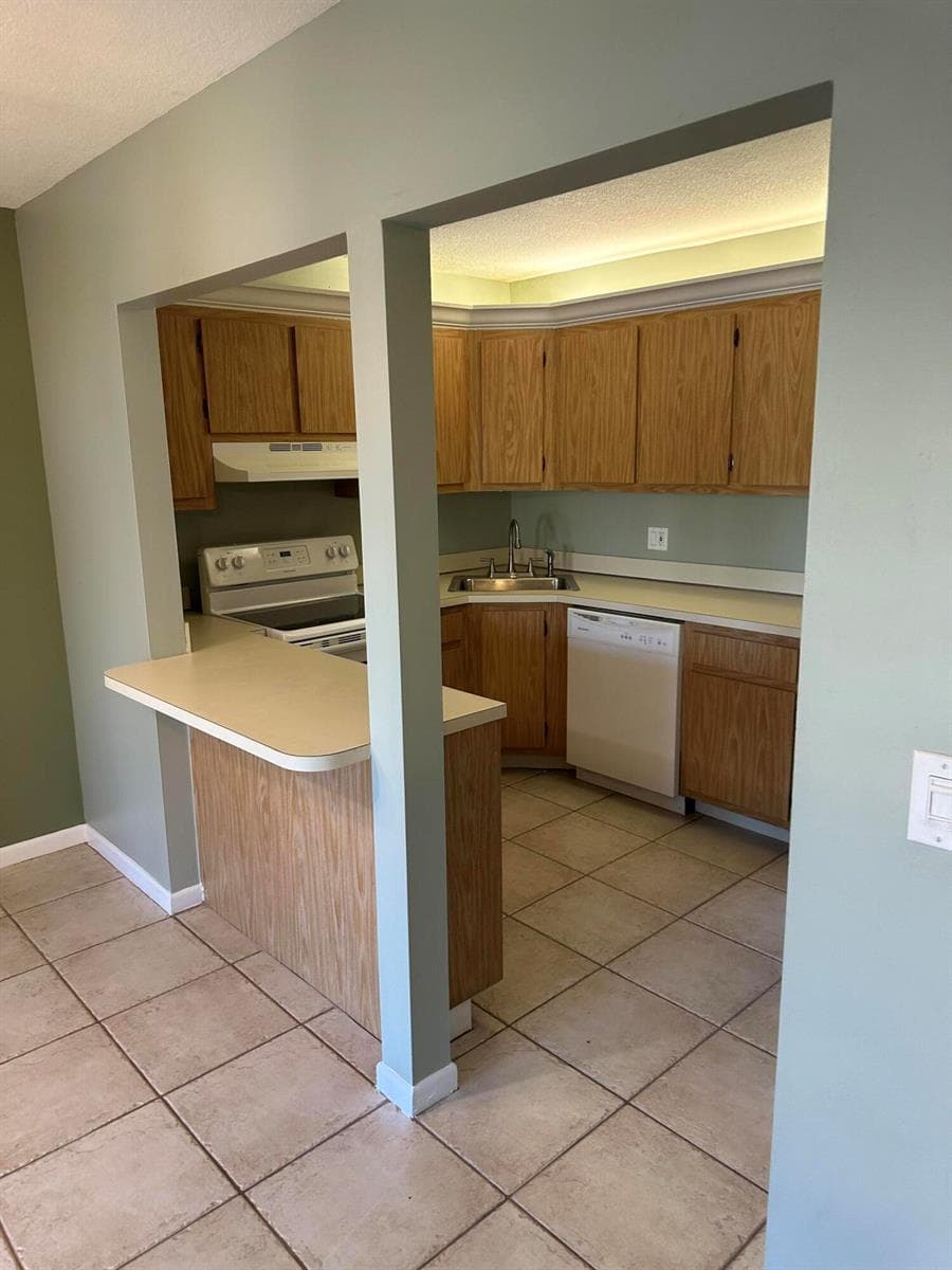 436 PINE GLEN Lane # D-1, FL 33463 — zdjęcie 4