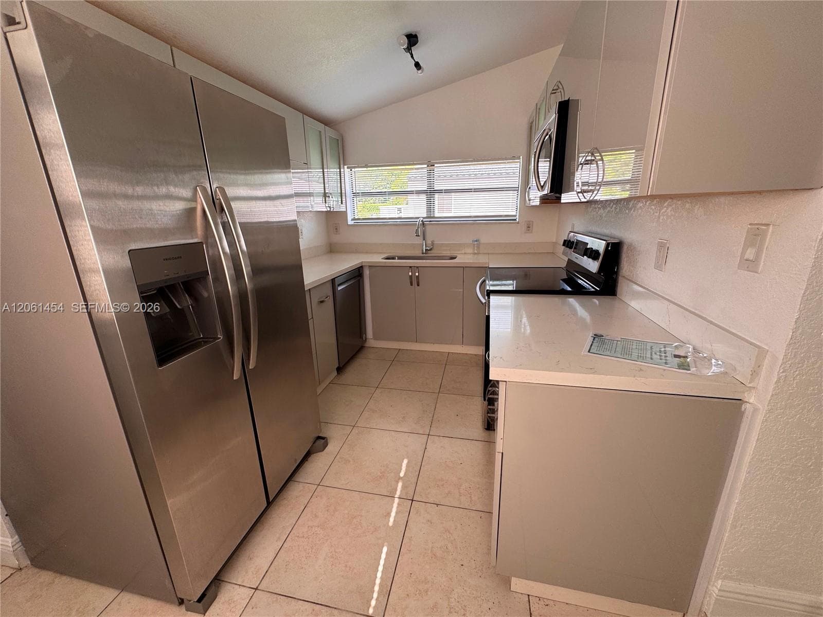 124 NW 89th St # 124, El Portal, FL 33150 — zdjęcie 3