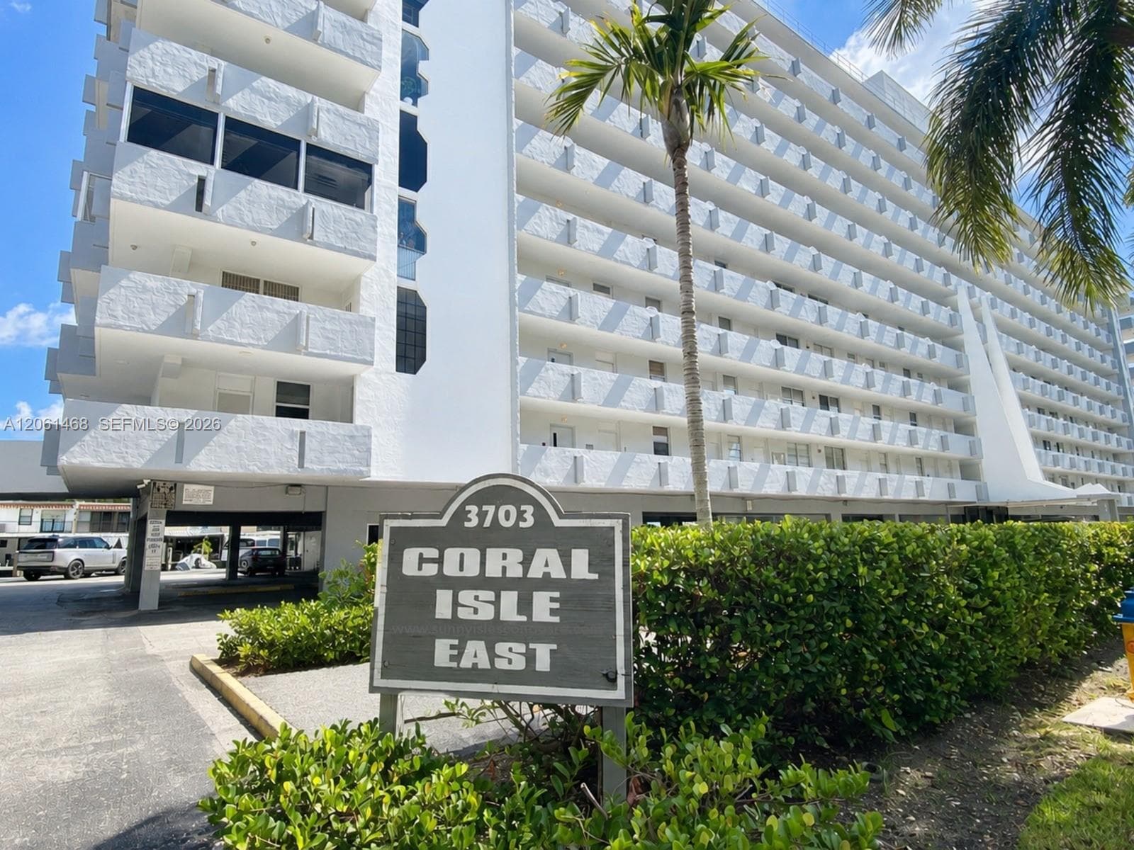 3703 NE 166th St # 704, North Miami Beach, FL 33160 — zdjęcie 2