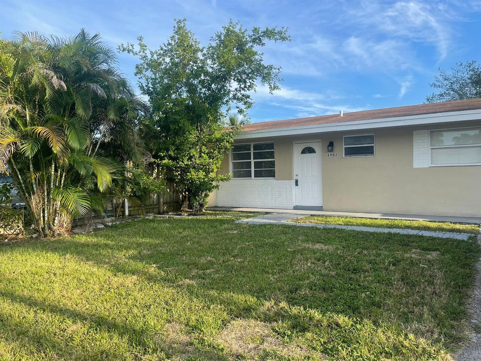 6902 SW 15th Street, North Lauderdale, FL 33068