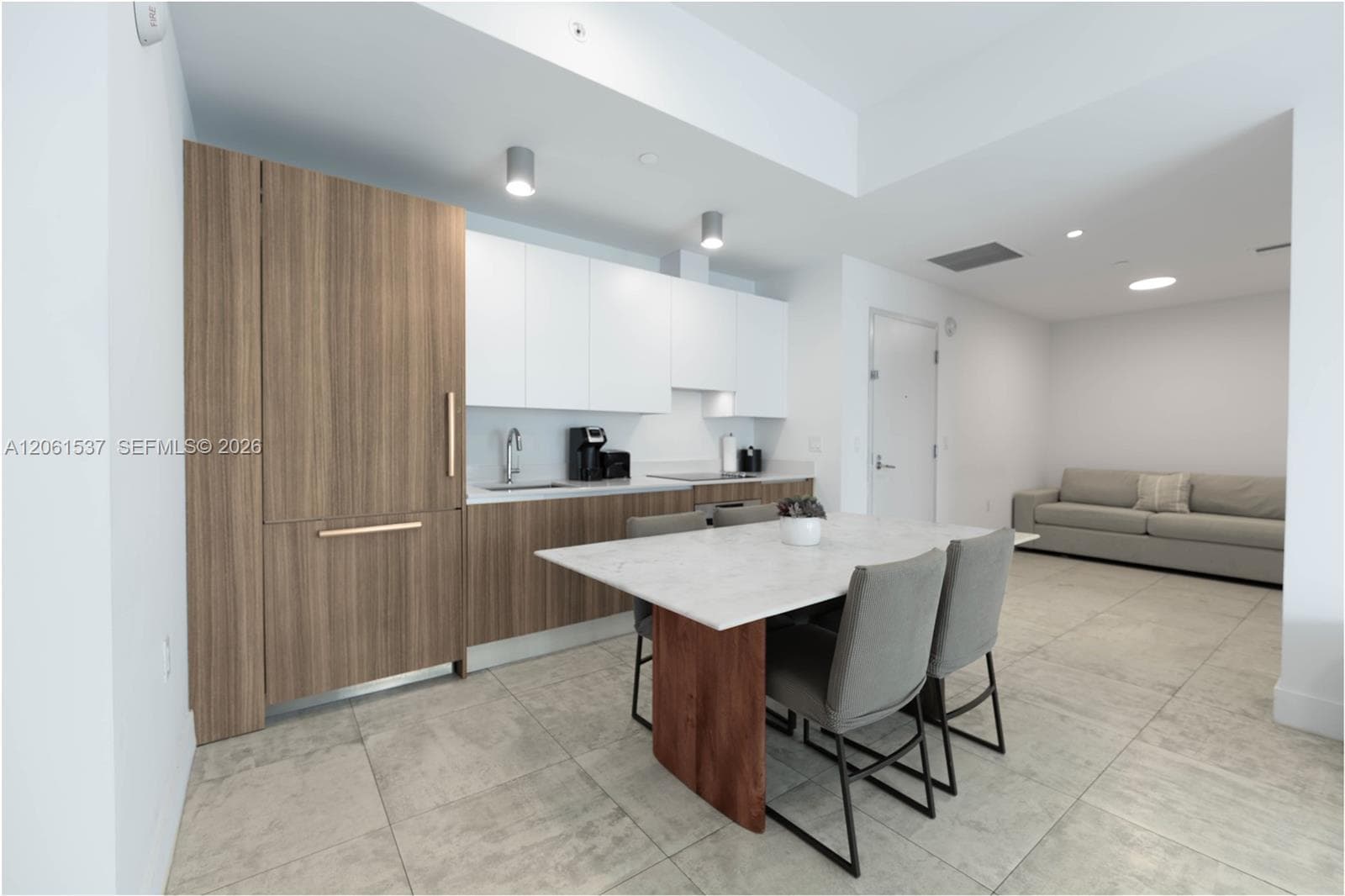 239 SW 9th St # 2103, Miami, FL 33130