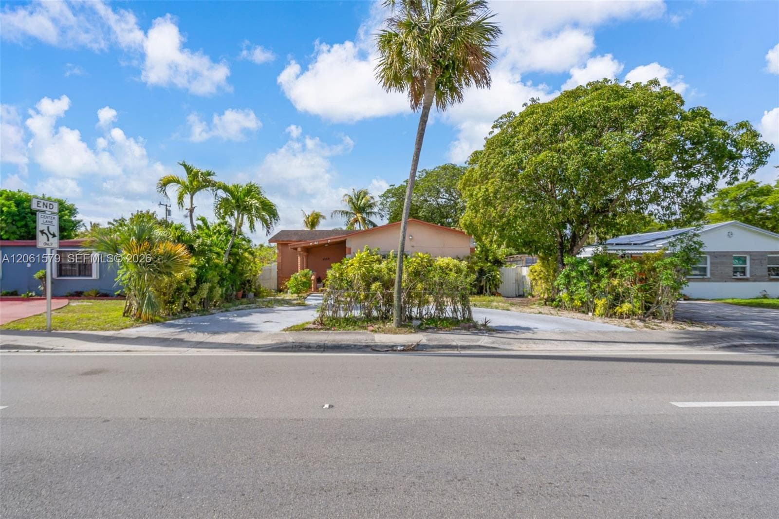 1320 NE 135th St, North Miami, FL 33161 — zdjęcie 2