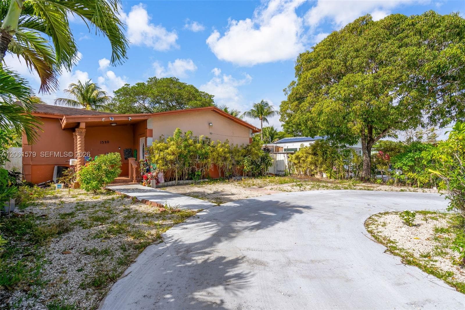1320 NE 135th St, North Miami, FL 33161 — zdjęcie 3