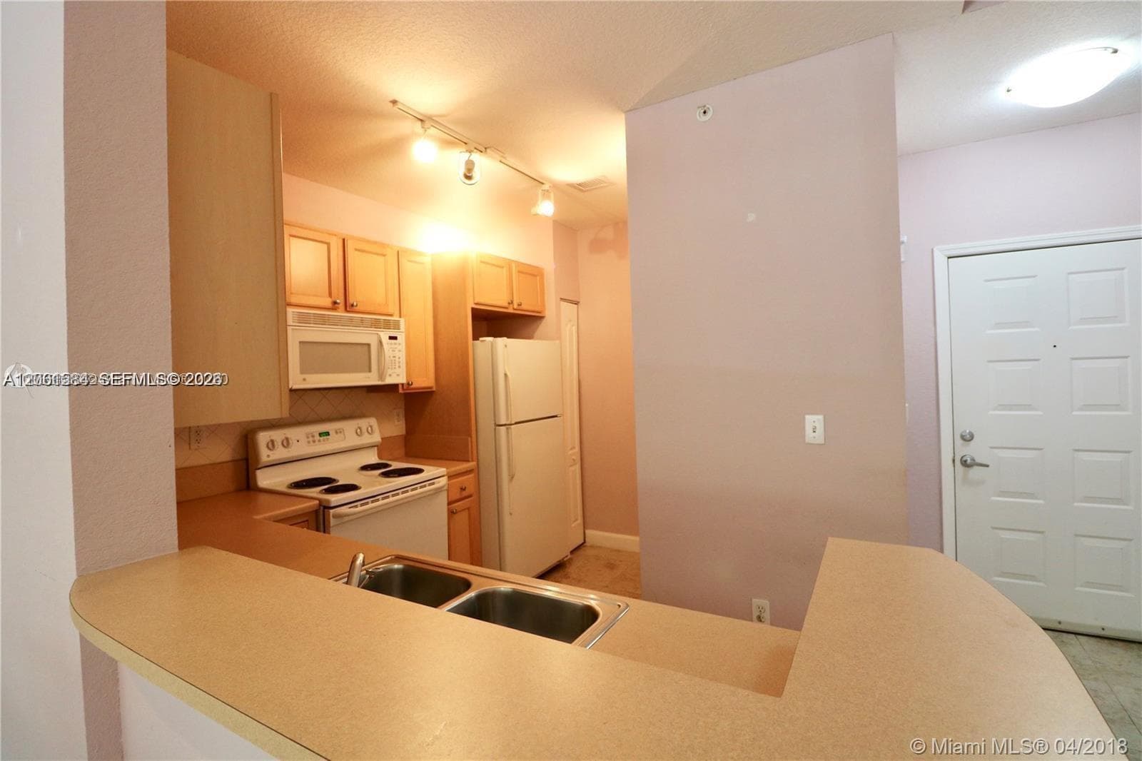 6001 SW 70th St # 117, South Miami, FL 33143 — zdjęcie 2