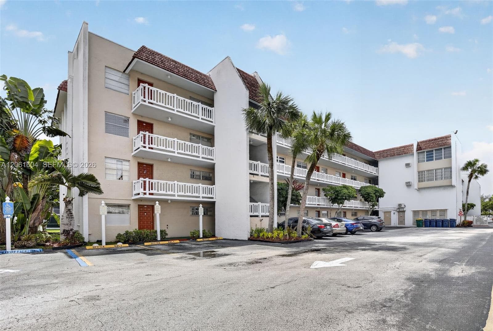 3531 Inverrary Dr # 101, Lauderhill, FL 33319