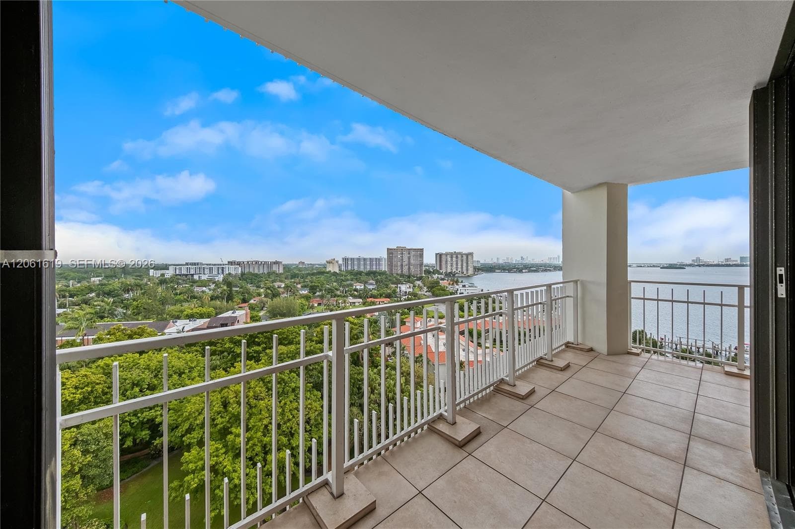 4000 Towerside Ter # 1405, Miami, FL 33138 — zdjęcie 2