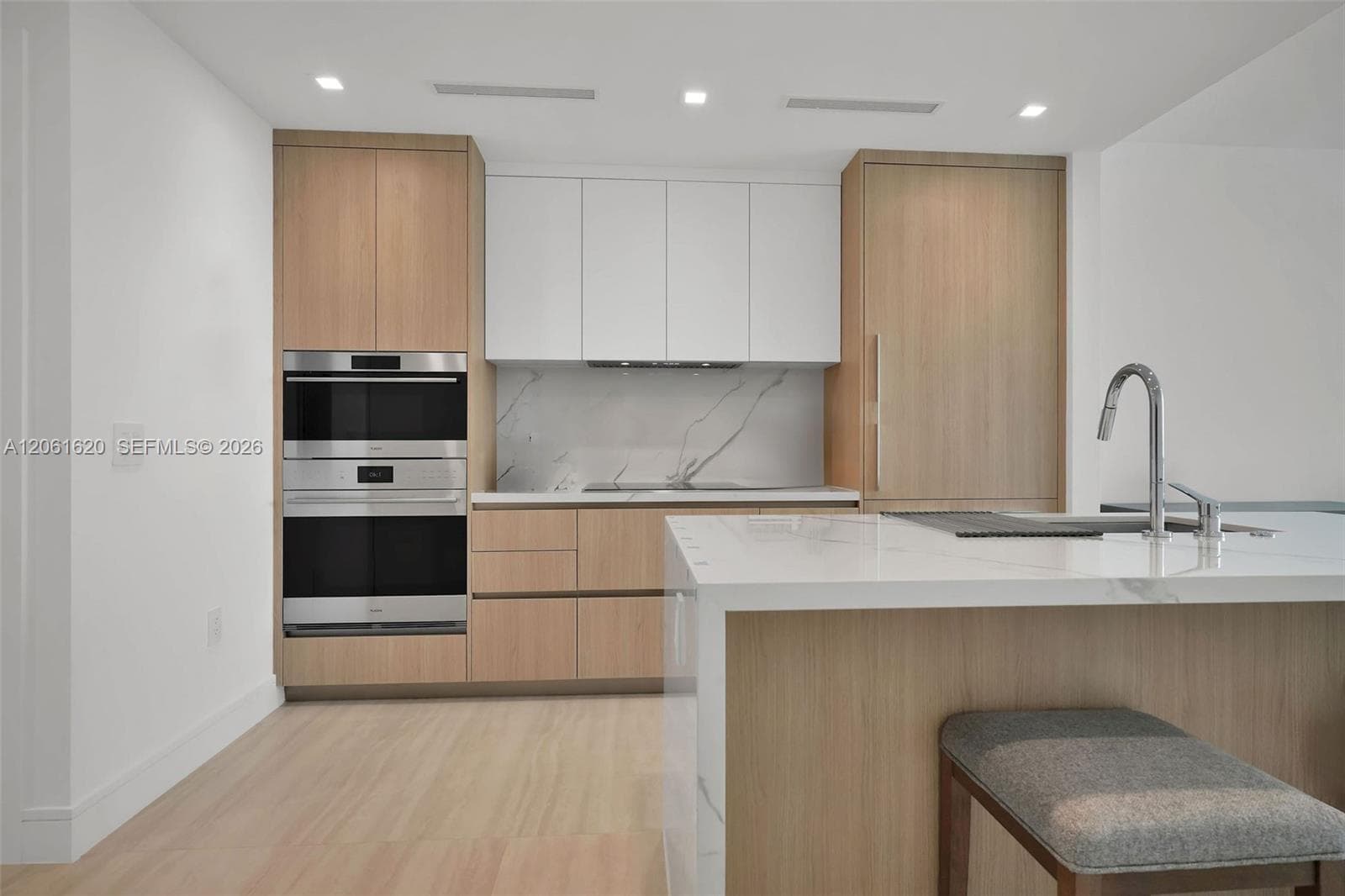 2411 Laguna Circle # 1807, North Miami, FL 33181 — zdjęcie 5