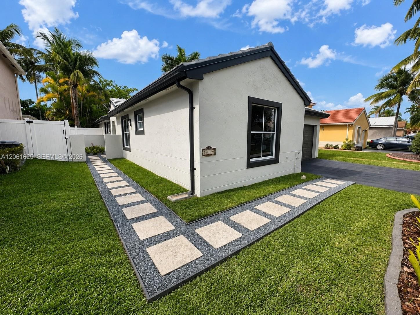 19179 NW 22nd St, Pembroke Pines, FL 33029 — zdjęcie 2