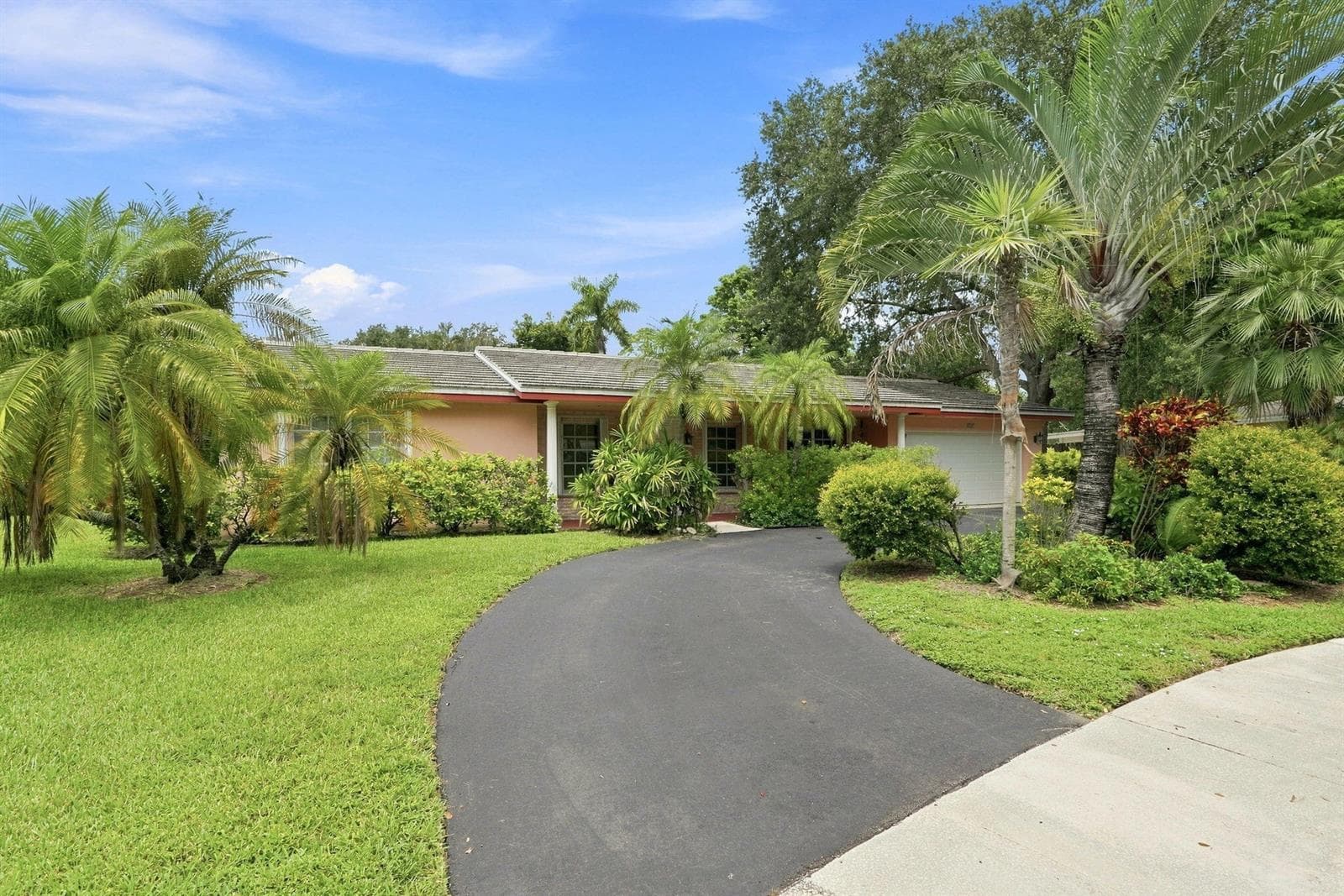 601 NW 71ST Avenue, Plantation, FL 33317