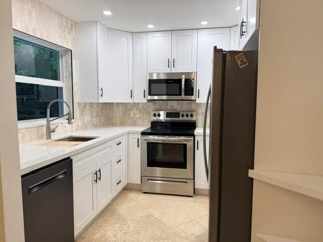 550 SW Natura Avenue, Deerfield Beach, FL 33441 — zdjęcie 2