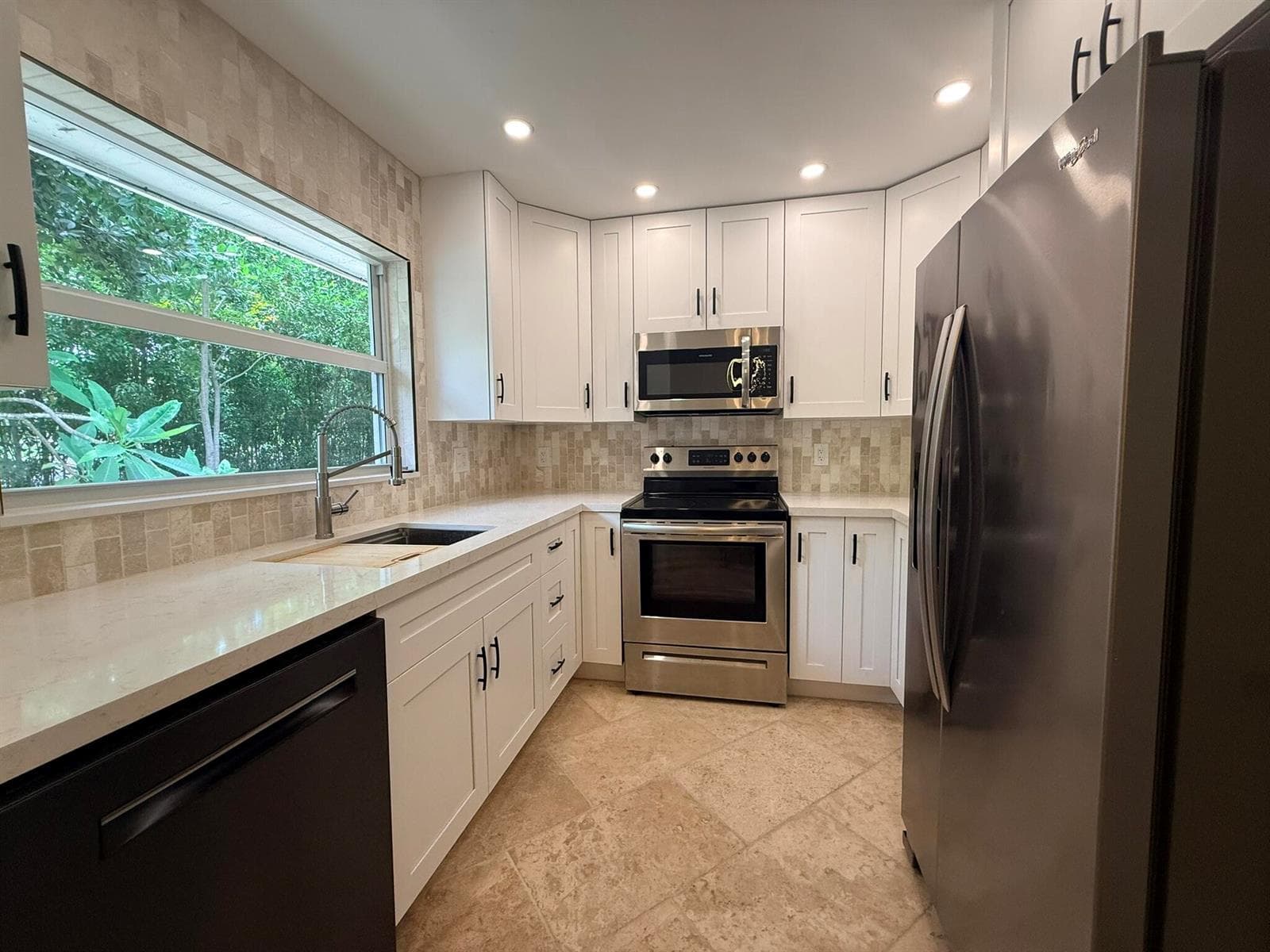 550 SW Natura Avenue, Deerfield Beach, FL 33441 — zdjęcie 3