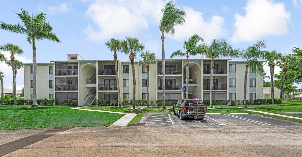 1112 GREEN PINE Boulevard # G3, West Palm Beach, FL 33409
