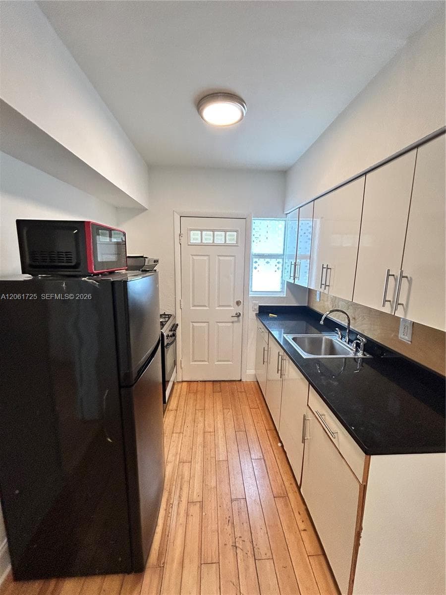 8080 Tatum Waterway Dr # 12, Miami Beach, FL 33141 — zdjęcie 4