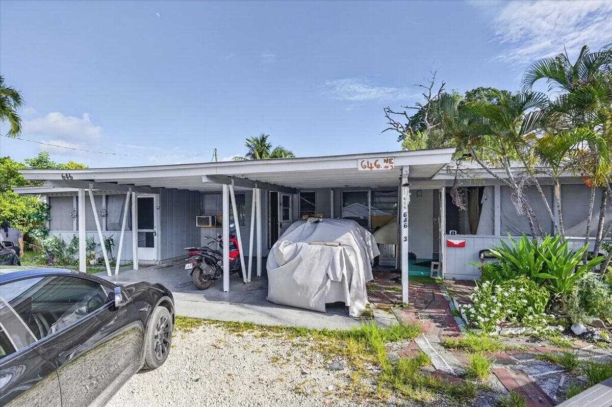 646 NE 38th Street, Oakland Park, FL 33334