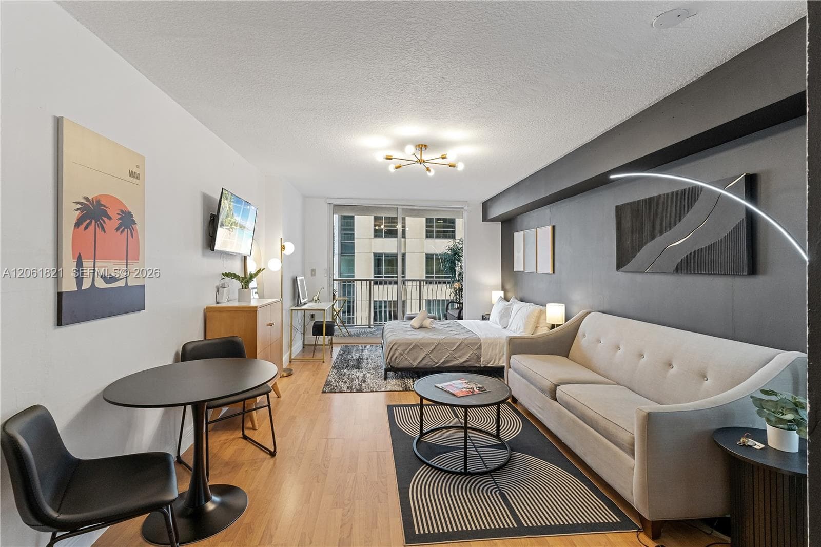 1200 Brickell Bay Dr # 1816, Miami, FL 33131
