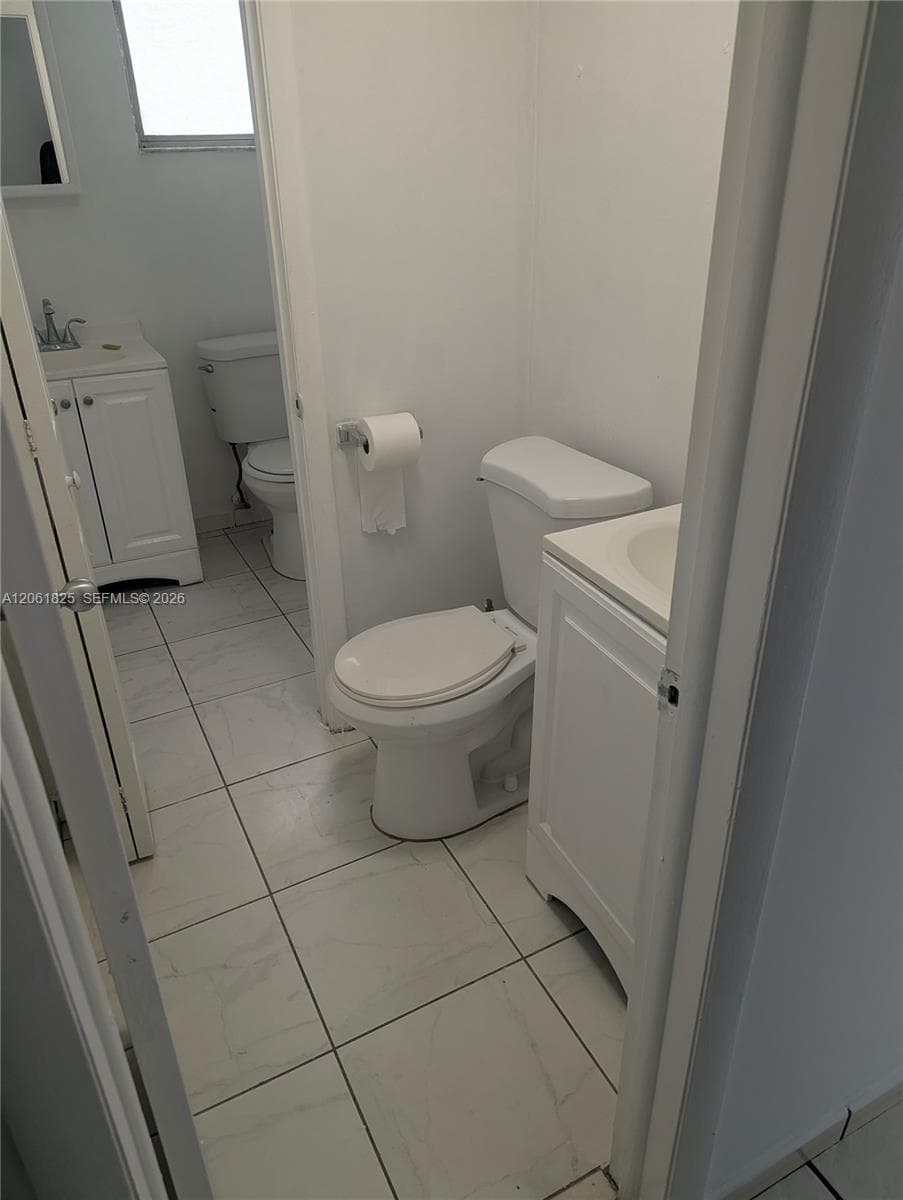 1051 SW 1st St # 411, Miami, FL 33130 — zdjęcie 4