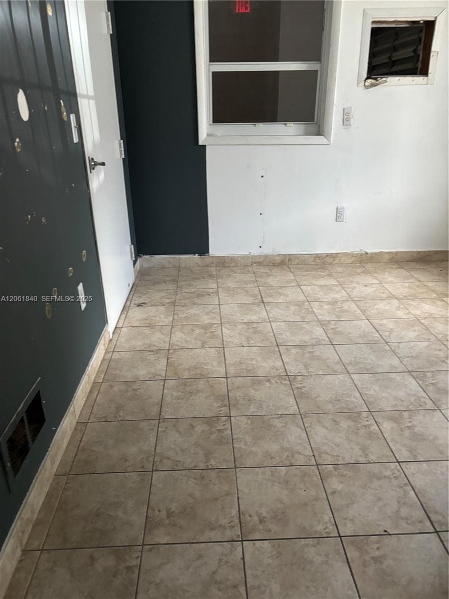 10780 NW 138th St # C-5, Hialeah Gardens, FL 33018 — zdjęcie 2