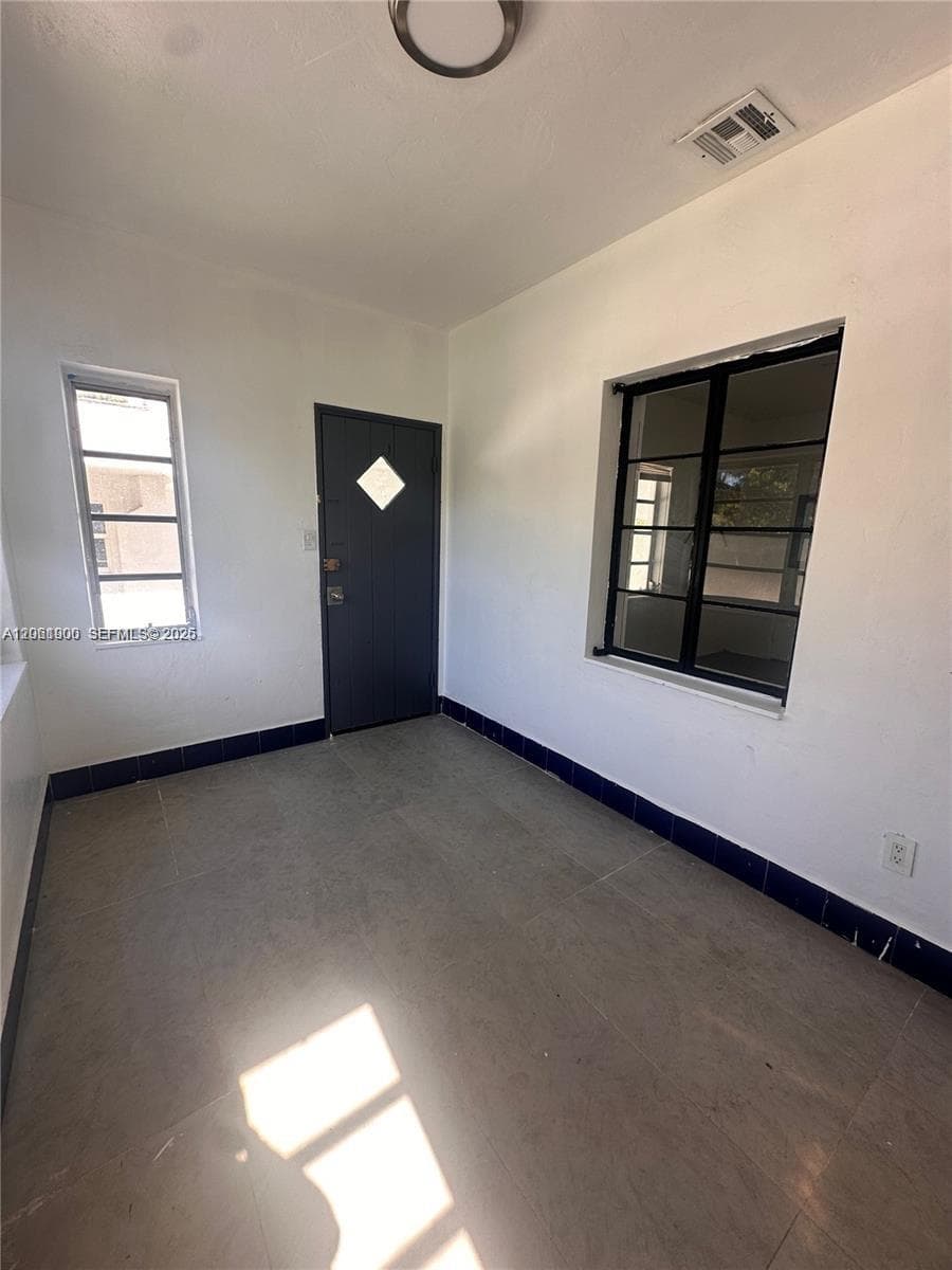 1836 NW 33rd St, Miami, FL 33142 — zdjęcie 3