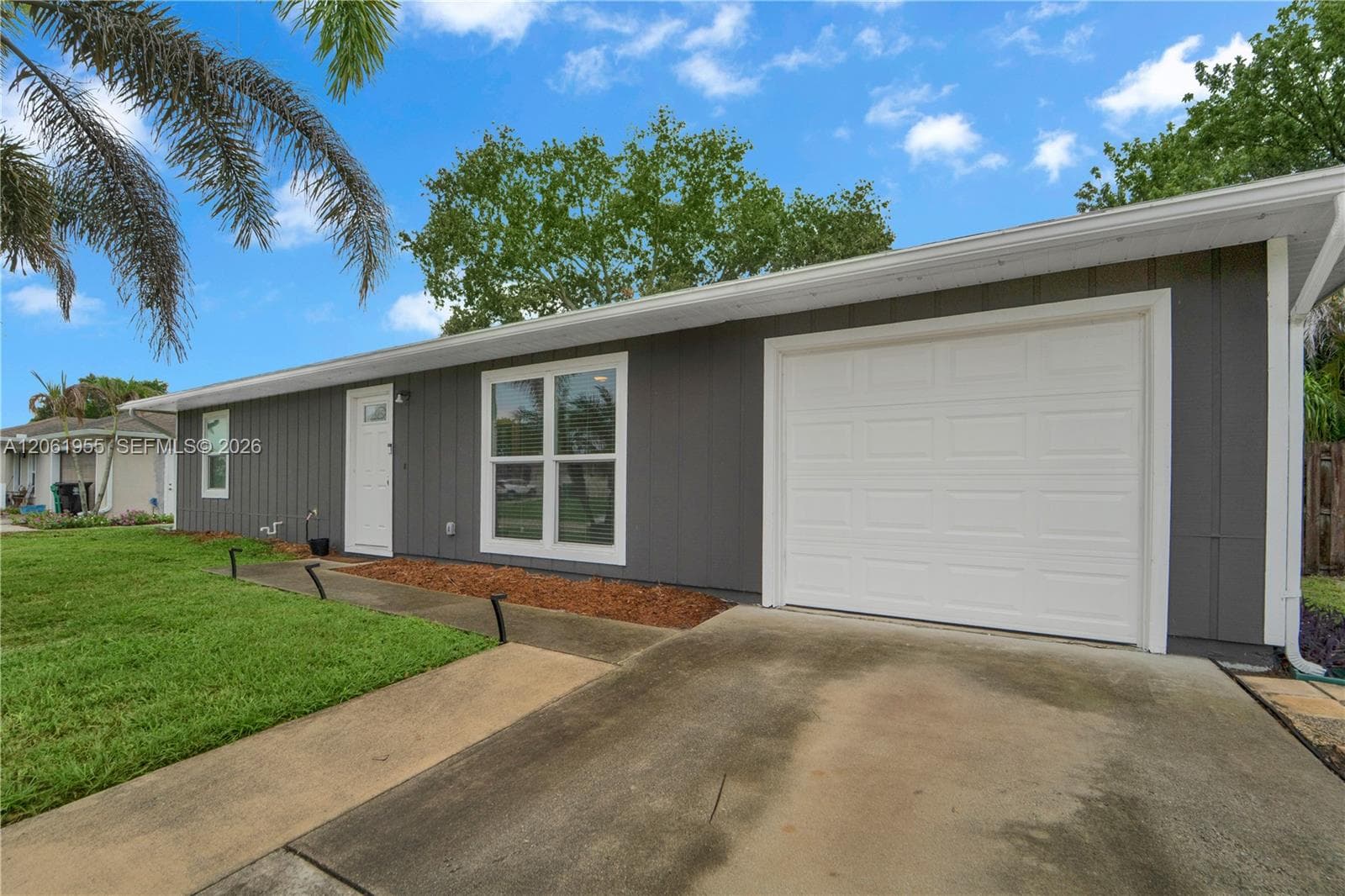 1718 SW Mcallister Ln, Port St. Lucie, FL 34953 — zdjęcie 2