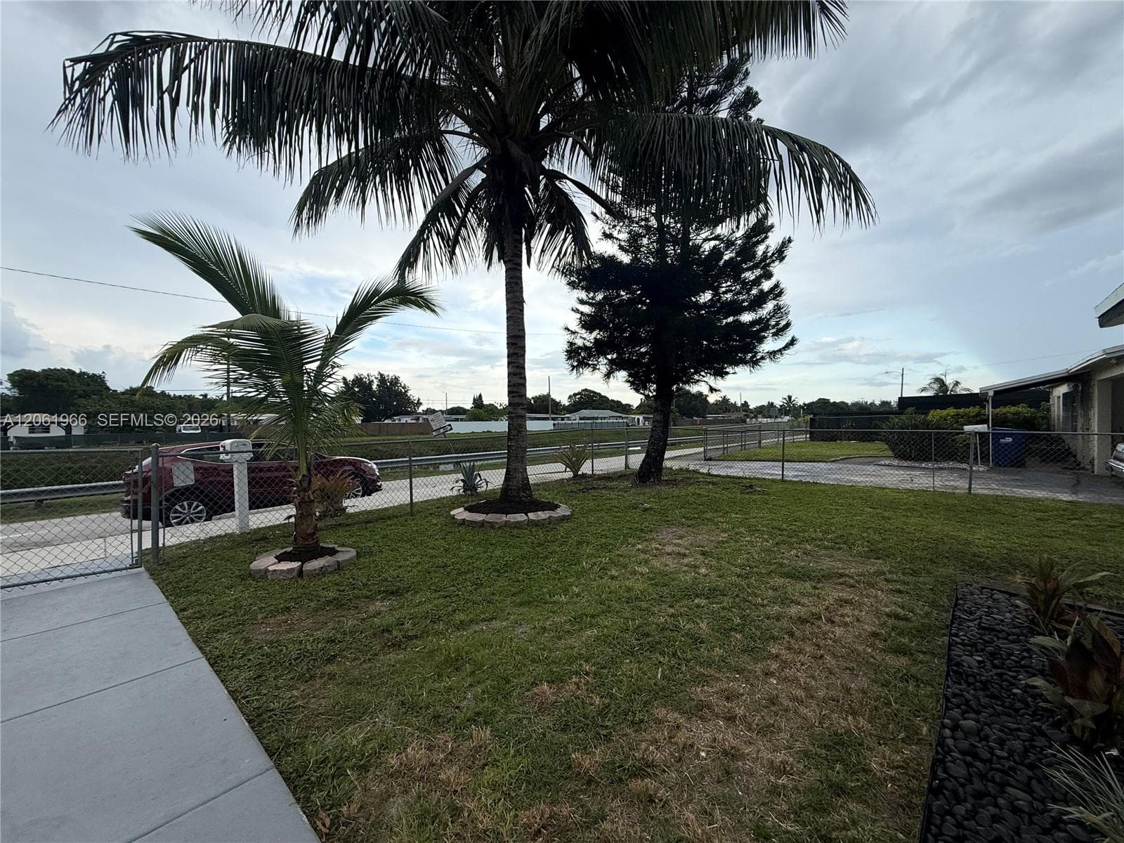 2520 NW 155th St, Miami Gardens, FL 33054 — zdjęcie 3