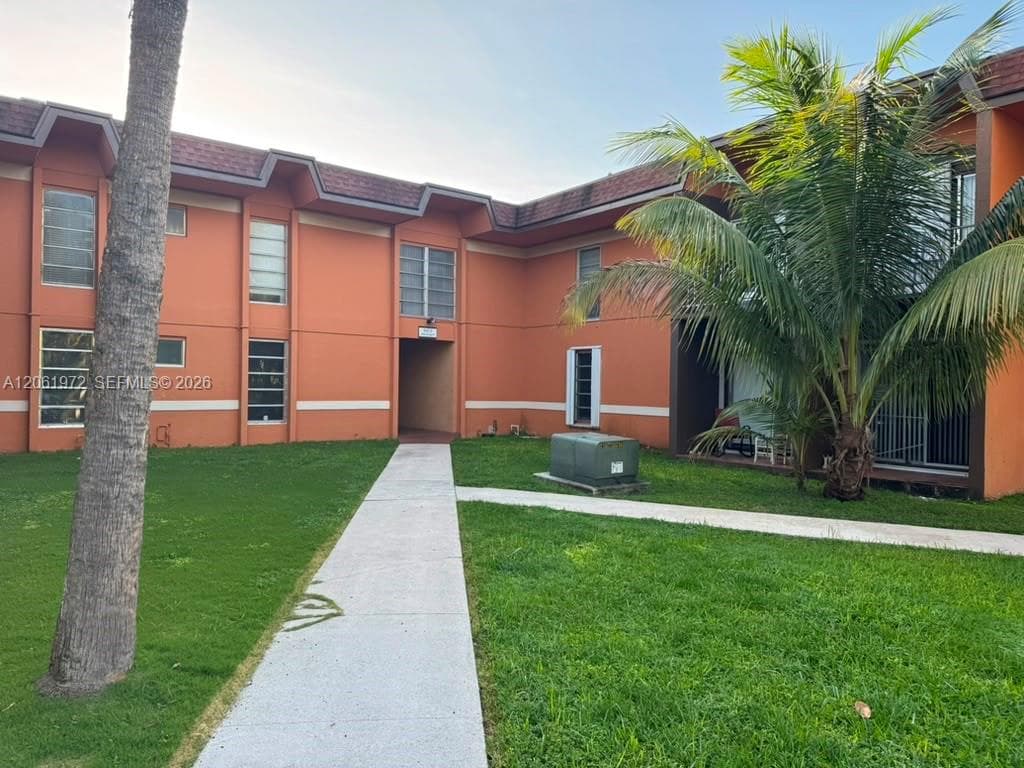 9473 SW 76th St # P1, Miami, FL 33173