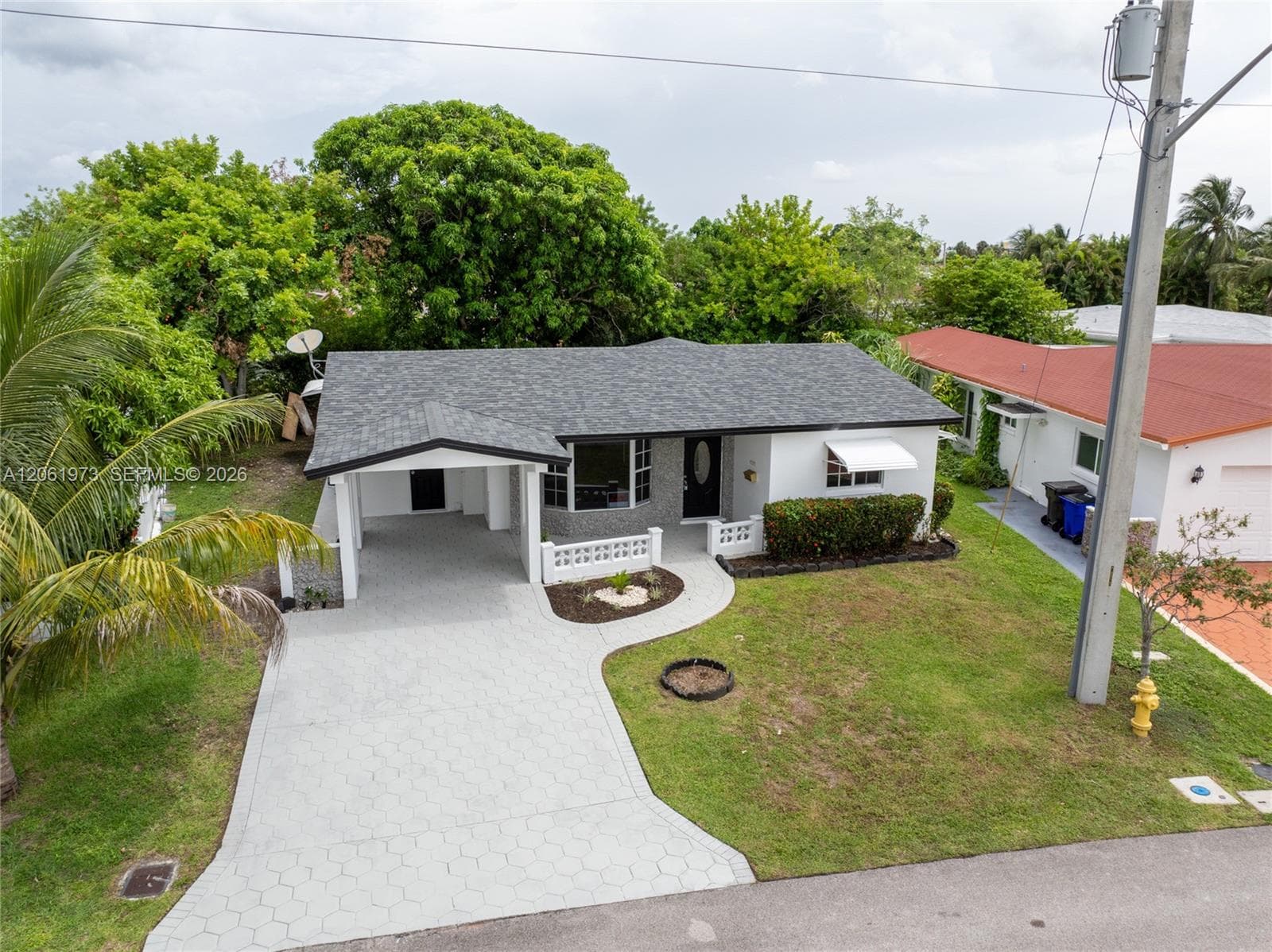 4595 NW 43rd Ct, Lauderdale Lakes, FL 33319 — zdjęcie 2