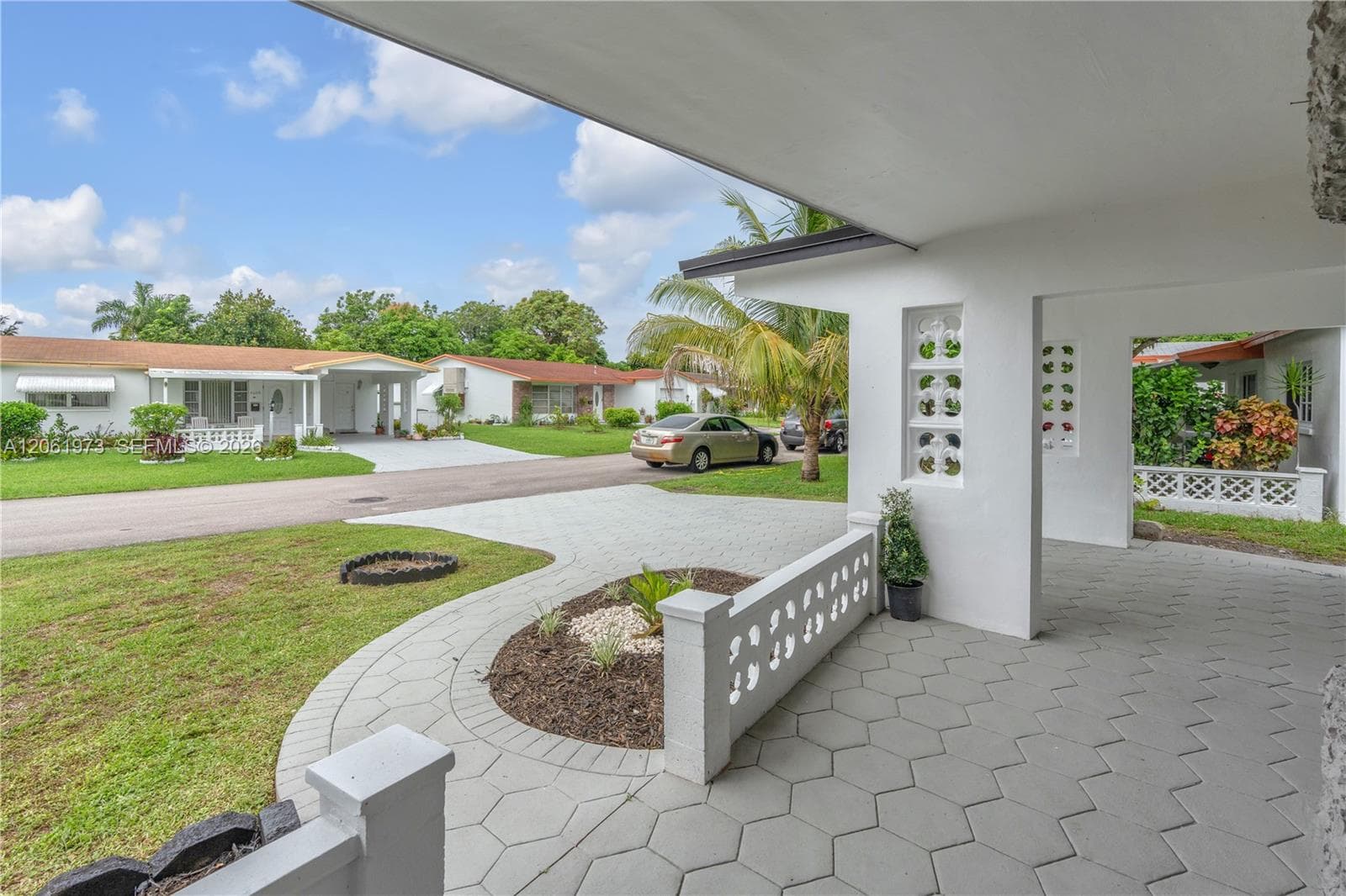 4595 NW 43rd Ct, Lauderdale Lakes, FL 33319 — zdjęcie 5