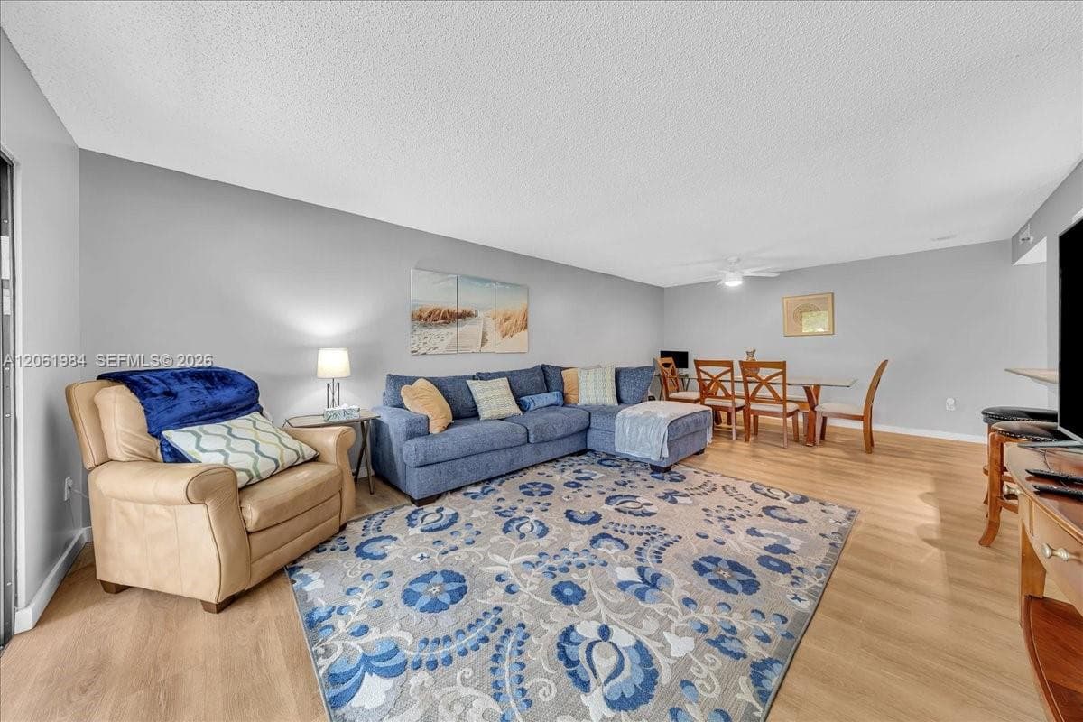 2240 N Cypress Bend Dr # 204, Pompano Beach, FL 33069 — zdjęcie 2