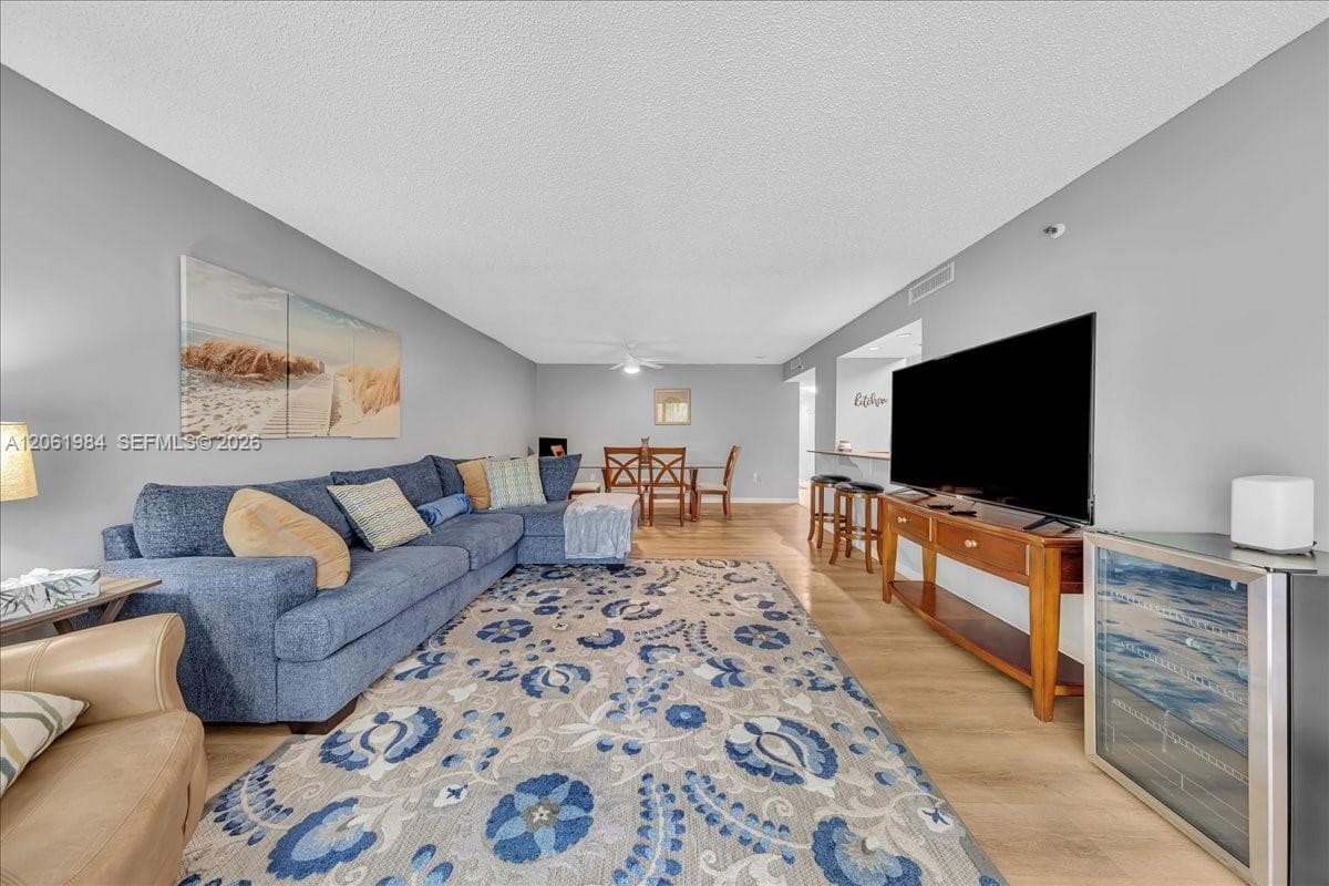 2240 N Cypress Bend Dr # 204, Pompano Beach, FL 33069 — zdjęcie 3