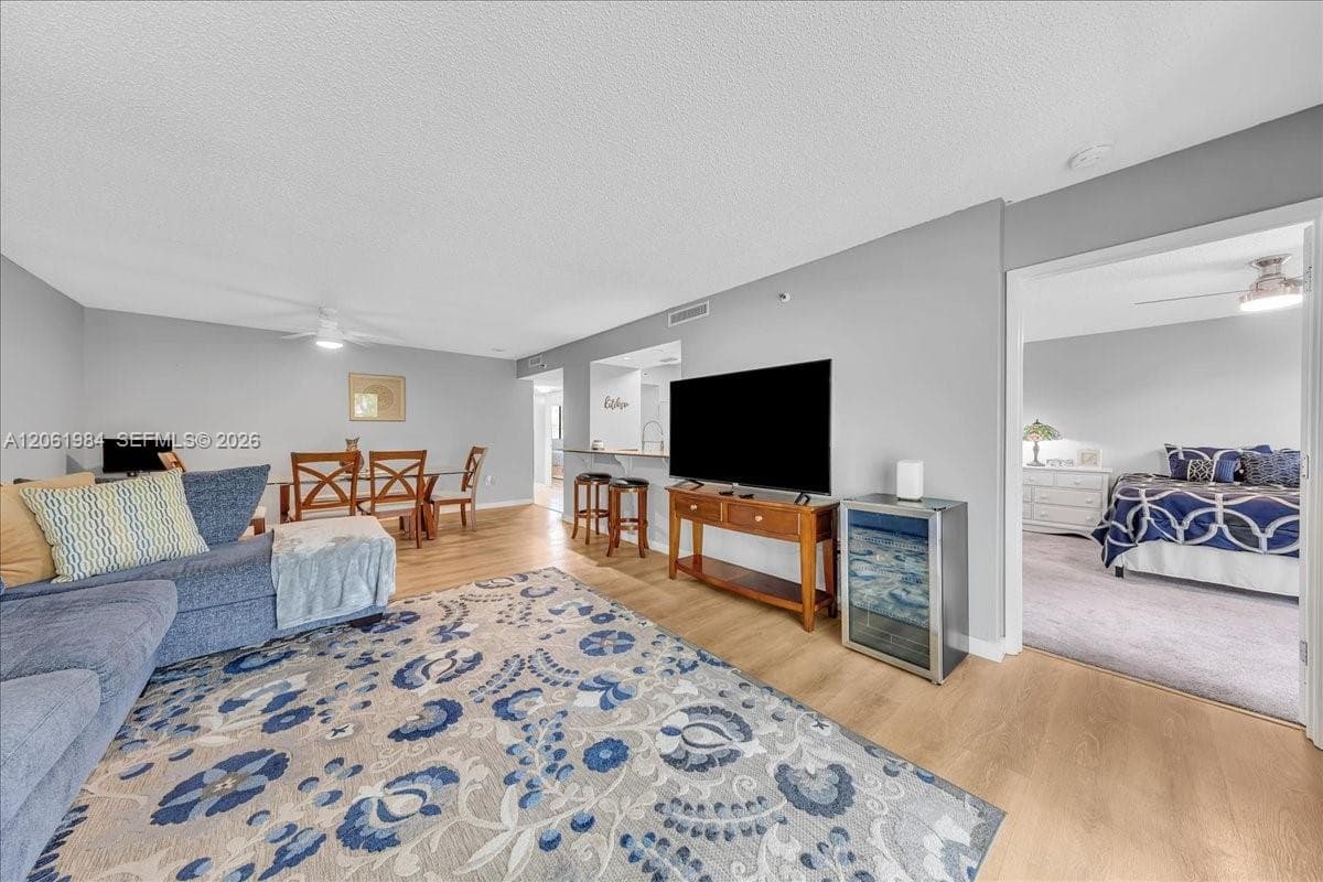 2240 N Cypress Bend Dr # 204, Pompano Beach, FL 33069 — zdjęcie 4