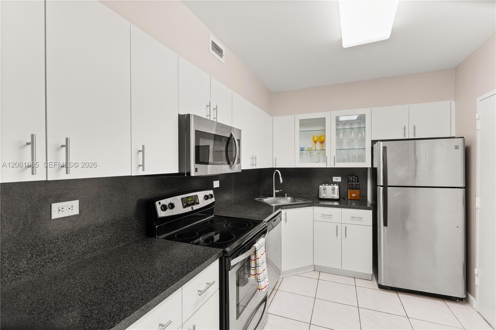 5601 Collins Ave # 1216, Miami Beach, FL 33140 — zdjęcie 2